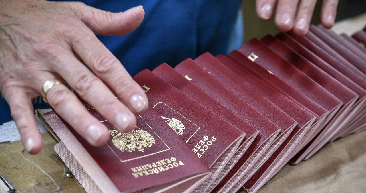 Włochy zawieszają wydawanie "złotych wiz" dla inwestorów z Rosji. /ALEXANDER NEMENOV / AFP /AFP