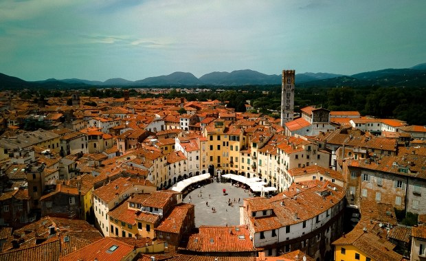 Włochy: Zniesiono tysiące historycznych przepisów. M.in. o podatku od śniegu