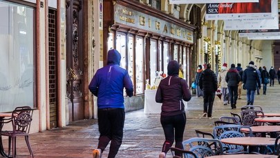 Włochy znoszą czerwony lockdown. Ale tylko na jeden dzień