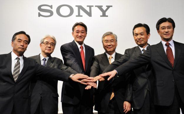 Włodarze firmy Sony zdecydowali o ogromnych cięciach kosztów, aby poprawić finanse spółki /AFP