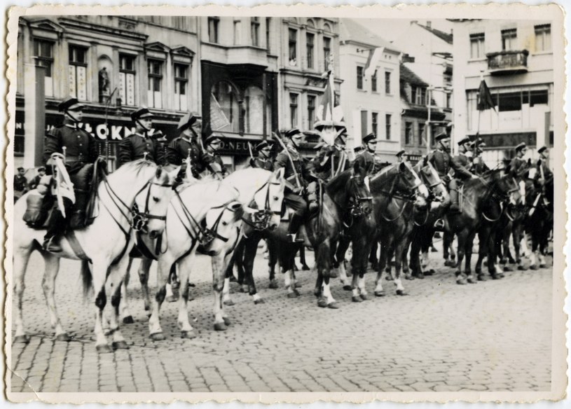 Włodzimierz Wołyński, 1937. Szkolenie wojskowe /z archiwum Marka Zurna /Agencja FORUM