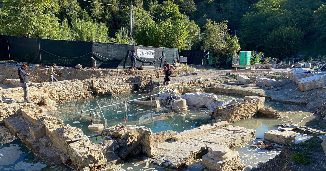 Włoscy archeolodzy dokonali niesamowitego odkrycia. W San Casciano w Toskanii znaleźli 24 postaci z 