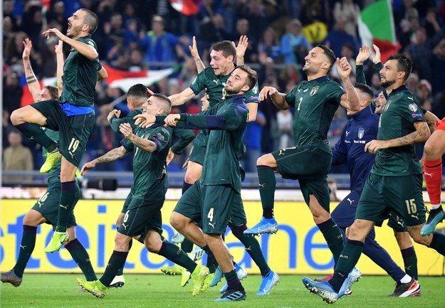 Włoscy piłkarze wygrali u siebie z Grecją 2:0 /ETTORE FERRARI /PAP/EPA