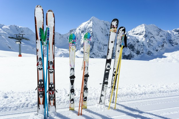 Włoscy zarządcy kolejek górskich i wyciągów: sezon zimowy zagrożony z powodu cen energii /Shutterstock