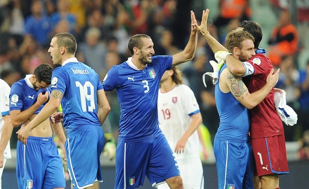 Włosi i Holendrzy już pewni gry na brazylijskim mundialu
