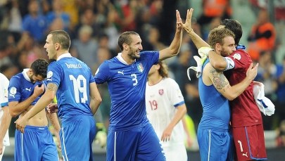 Włosi i Holendrzy już pewni gry na brazylijskim mundialu