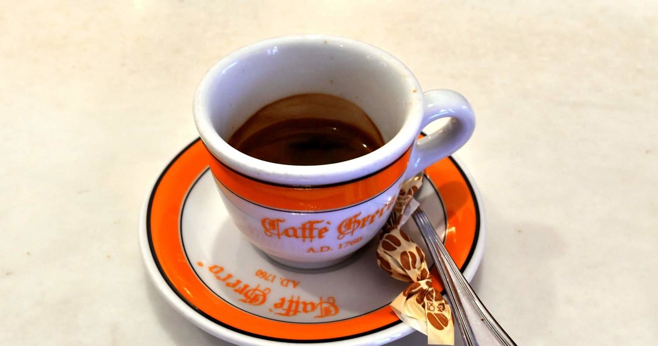 Włosi kochają picie kawy /AFP