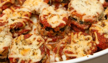 Włoska klasyka w najlepszym wydaniu. Tak przygotowany bakłażan rozpływa się w ustach