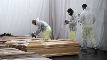 Włoski plan łagodzenia restrykcji: Najpierw firmy, potem obywatele