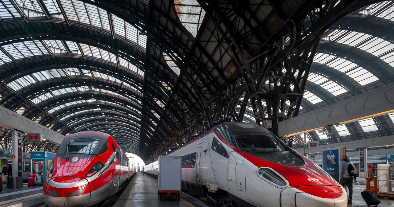 Włoski pociąg Frecciarossa osiąga prędkość do 300 km/h /123RF/PICSEL