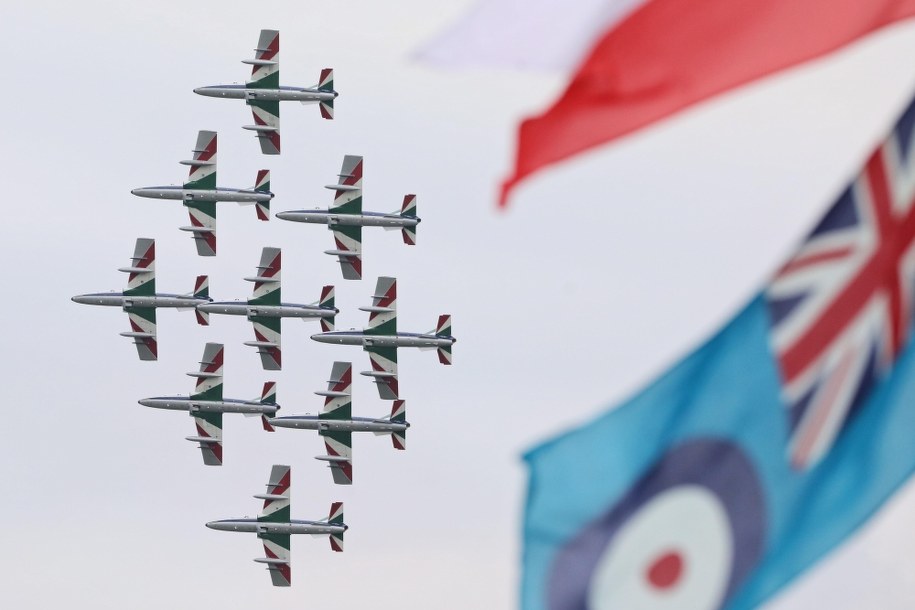 Włoski zespół samolotów Aermacchi MB-339 Frecce Tricolori podczas Międzynarodowych Pokazów Lotniczych Air Show w Radomiu w 2018 roku /Leszek Szymański /PAP