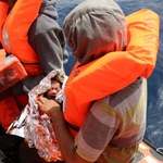 Włoskie MSW ostrzega: Bojownicy ISIS mogą być wśród migrantów