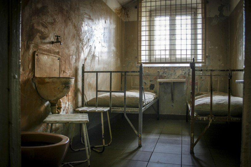 Wnętrze celi, w której przetrzymywany był rotmistrz Witold Pilecki /Ewa Olow/REPORTER /East News