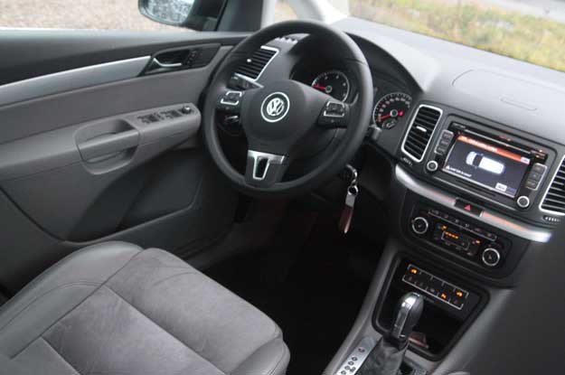 Wnętrze jak zwykle u Volkswagena wygodne i jakościowo bezbłędne /INTERIA.PL