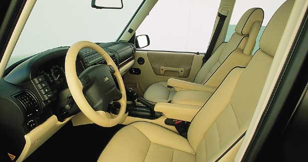 Wnętrze Land Rovera Discovery 2003 (kliknij) /INTERIA.PL