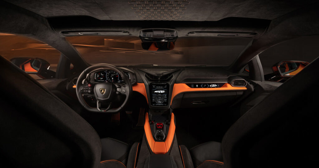 Wnętrze nowego Revuelto przypomina kokpit myśliwca /Lamborghini /materiały prasowe