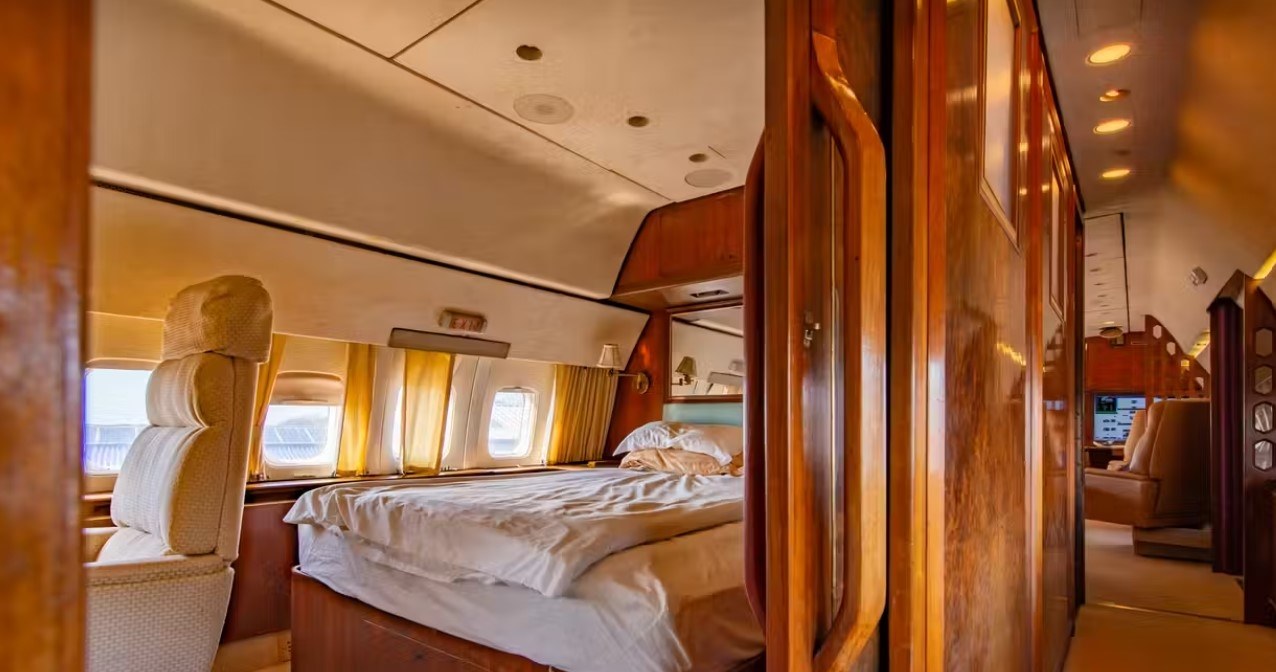 Wnętrze sypialni w Boeingu 727. /Johnny Palmer | PYTCH /materiał zewnętrzny