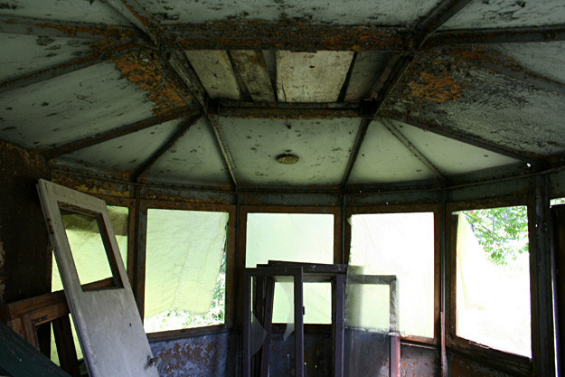 Wnętrze wagonu kolejki linowej na Kasprowy Wierch /Odkrywca