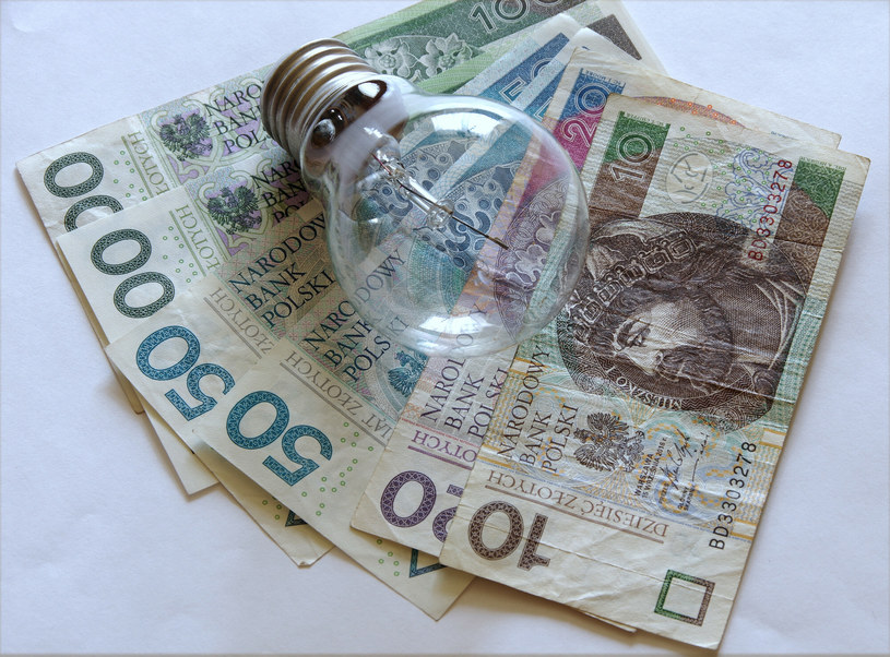 Wnioski do URE o zmianę taryf na sprzedaż energii elektrycznej /ZOFIA I MAREK BAZAK  /Agencja SE/East News