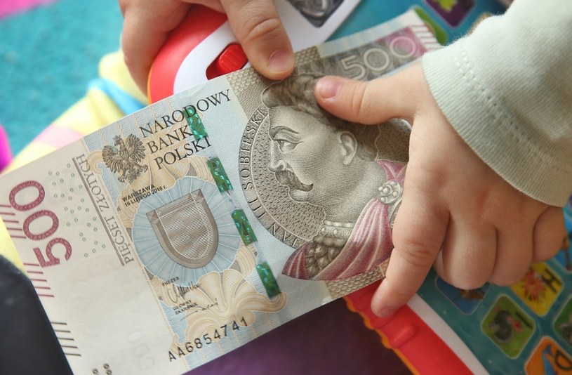 Wnioski o 500 plus można składać drogą elektroniczną /MONKPRESS /East News