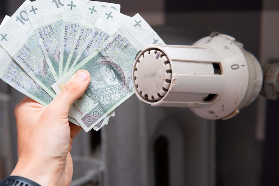 Wnioski o bon ciepłowniczy za okres od 1 lipca do 31 grudnia 2025 roku można składać do 15 grudnia /Shutterstock