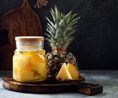 Woda ananasowa: Pobudza leniwe jelita do pracy, niweluje toksyny i przyspiesza zdrowe odchudzanie