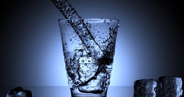 Woda pitna - to nadal "towar deficytowy" w wielu miejscach na świecie /stock.xchng