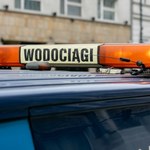 Woda płynie, dopóki system działa. Państwo stawia cyfrową zaporę
