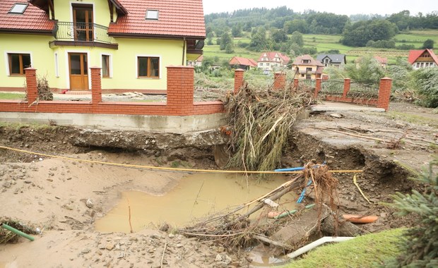 Woda zabrała im dobytek. Wciąż nie dostali zasiłków