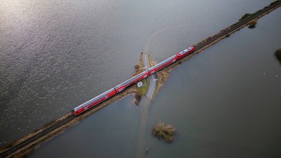 Woda zalała wszystko, ale pociągi nie stanęły. Tajemnica nasypu w Nidderau zadziwia do dziś