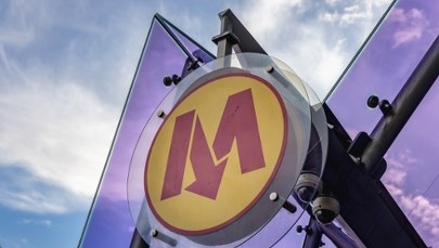 Woda zalewa drugą linię metra w stolicy. Kałuże i poważne przecieki