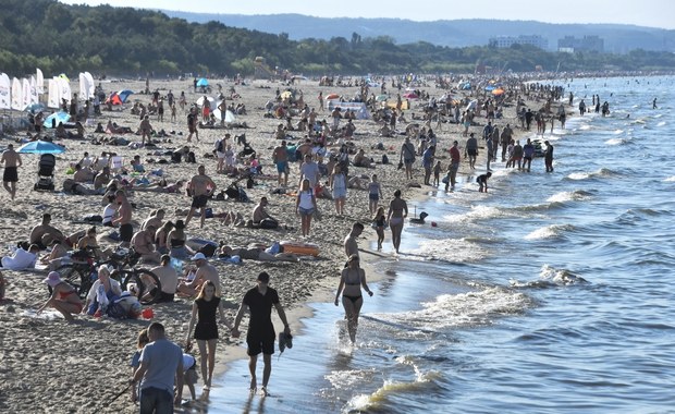 Woda zdatna do kąpieli w pomorskich kąpieliskach nad morzem i nad jeziorami