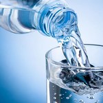 Wodny interes. Butelka wody na lotniskach - od 2 zł do 6,50 zł