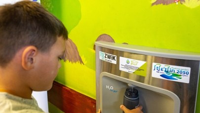 Wodociągi namawiają uczniów do picia kranówki