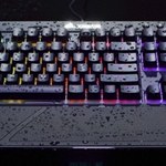 Wodoodporna i z podświetleniem RGB – Corsair przedstawia nową klawiaturę mechaniczną