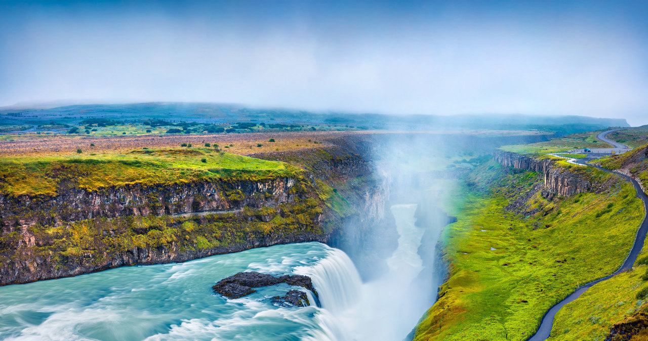 Wodospad Gullfoss tworzy spadająca w przepaść całą szerokością rzeka Hvítá /123RF/PICSEL