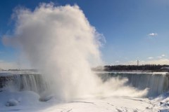 Wodospad Niagara częściowo zamarzł