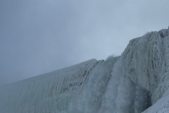 Wodospad Niagara częściowo zamarzł