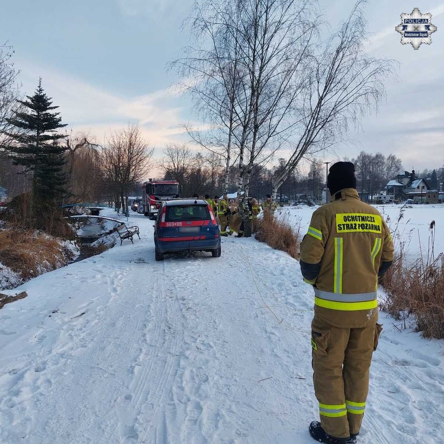 Wodzisław Śląski. Akcja służb po zweryfikowaniu autentyczności nagrania mężczyzn, którzy jeździli samochodem po zamarzniętym jeziorze /Komenda Powiatowa Policji w Wodzisławiu Śląskim /Policja