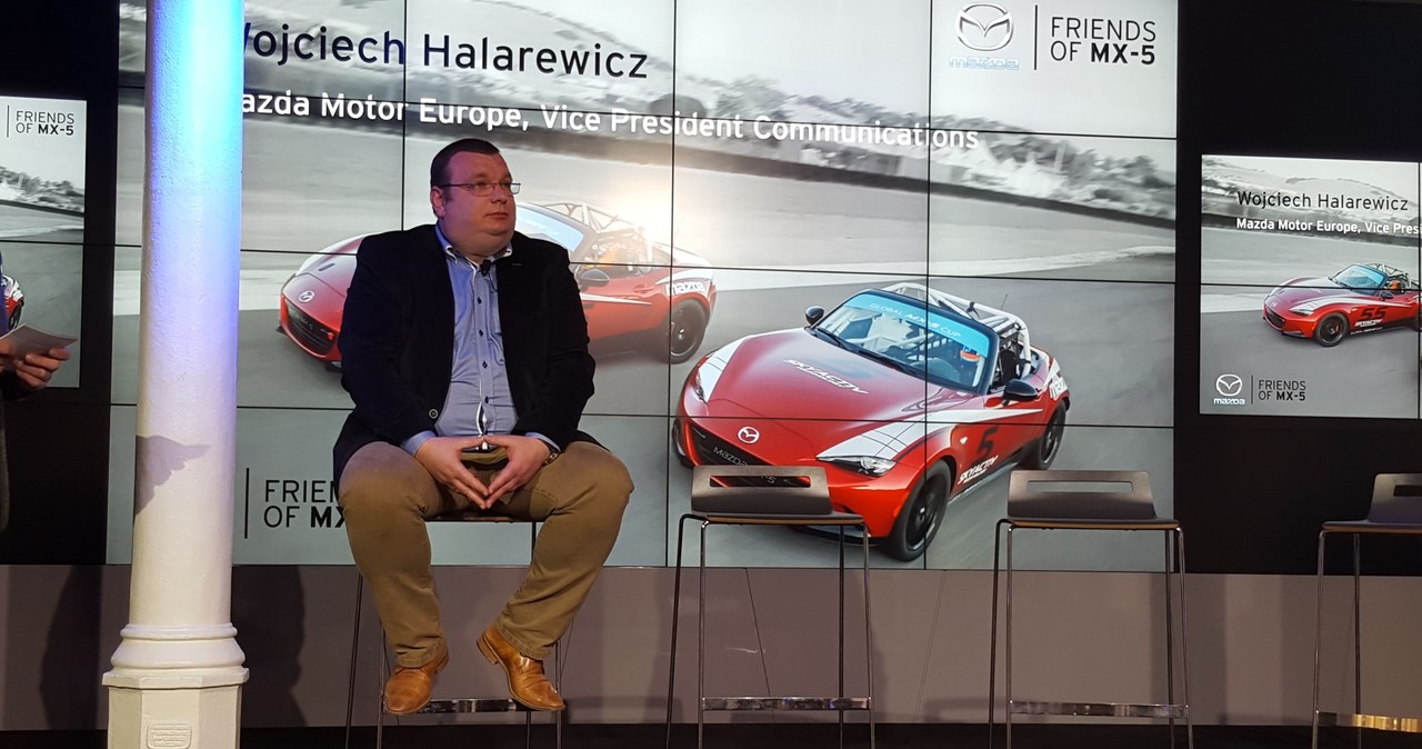 Wojciech Halarewicz, wiceprezydent Mazda Motor Europe do spraw komunikacji podczas spotkania z dziennikarzami /INTERIA.PL