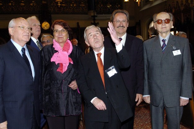 Wojciech Jaruzelski w towarzystwie m.in. Michaiła Gorbaczowa /FRANK LEONHARDT /PAP/EPA