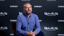 Wojciech Mecwaldowski o występie w „Edukacji XD”. Kogo gra?