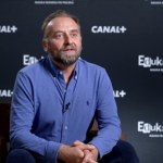 Wojciech Mecwaldowski o występie w „Edukacji XD”. Kogo gra?