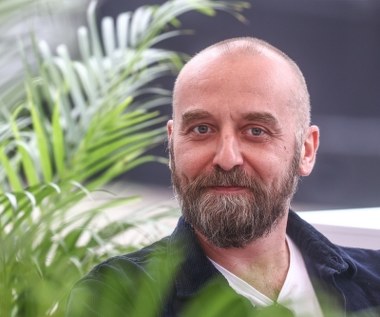 Wojciech Mecwaldowski unika życie w świetle fleszy. Nie szczędzi krytyki celebrytom