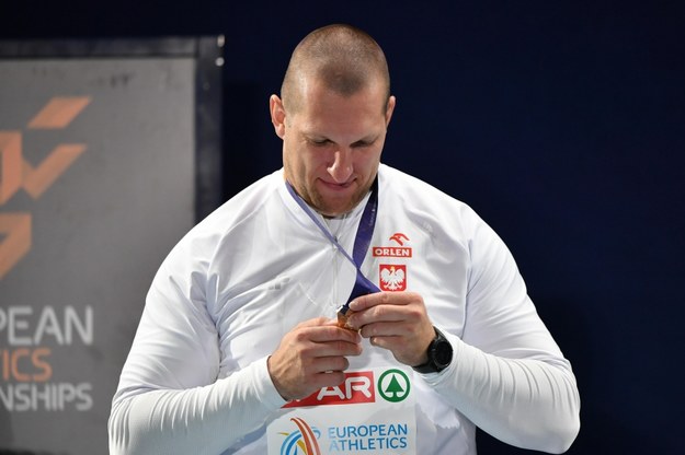 Wojciech Nowicki ze złotem w rzucie młotem na lekkoatletycznych mistrzostwach Europy w Monachium / 	Adam Warżawa    /PAP