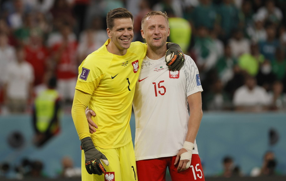 Wojciech Szczęsny i Kamil Glik /RONALD WITTEK /PAP/EPA