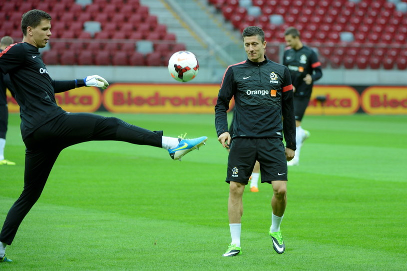 Wojciech Szczęsny i Robert Lewandowski podczas treningu na Stadionie Narodowym /Bartłomiej Zborowski /PAP