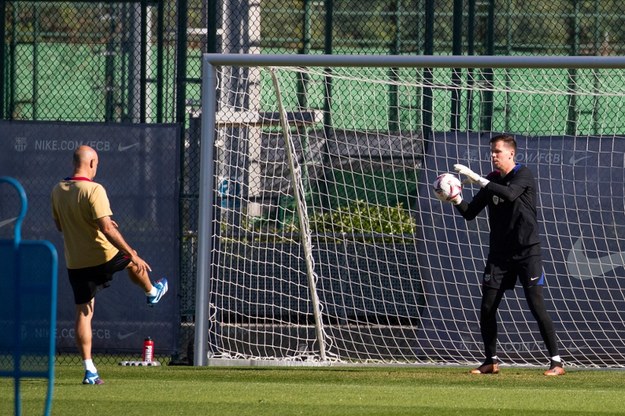 Wojciech Szczęsny podczas treningu w FC Barcelona /MARTA PEREZ /PAP/EPA