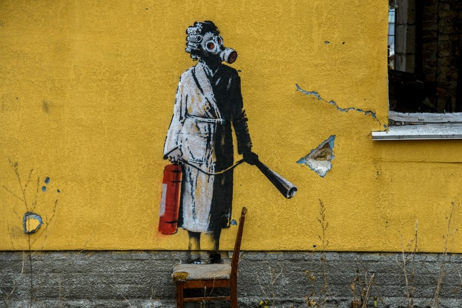 Wojenne grafiti w zniszczonym Hostomelu /VLADISLAV MUSIENKO /PAP
