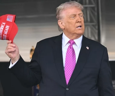 Wojna celna wkracza w nową fazę. Trump dał krajom świata czas do środy